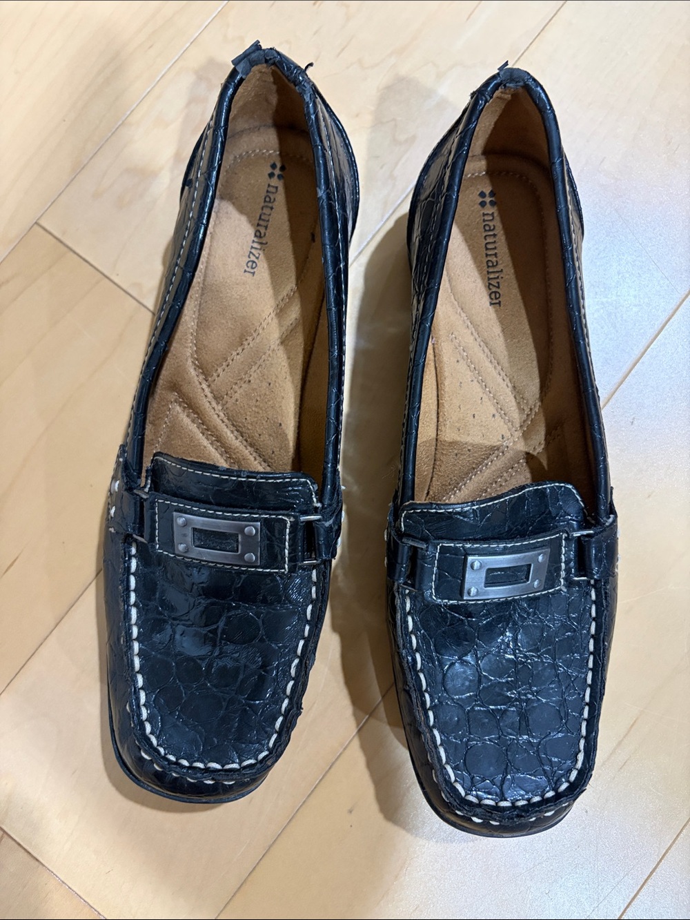 Naturalizer Black Croc-Embossed Loafers with Metal Bit Size 9 1/2 Medium